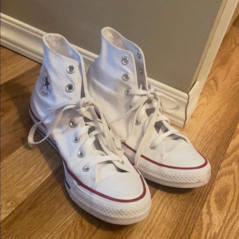 White hight top converse